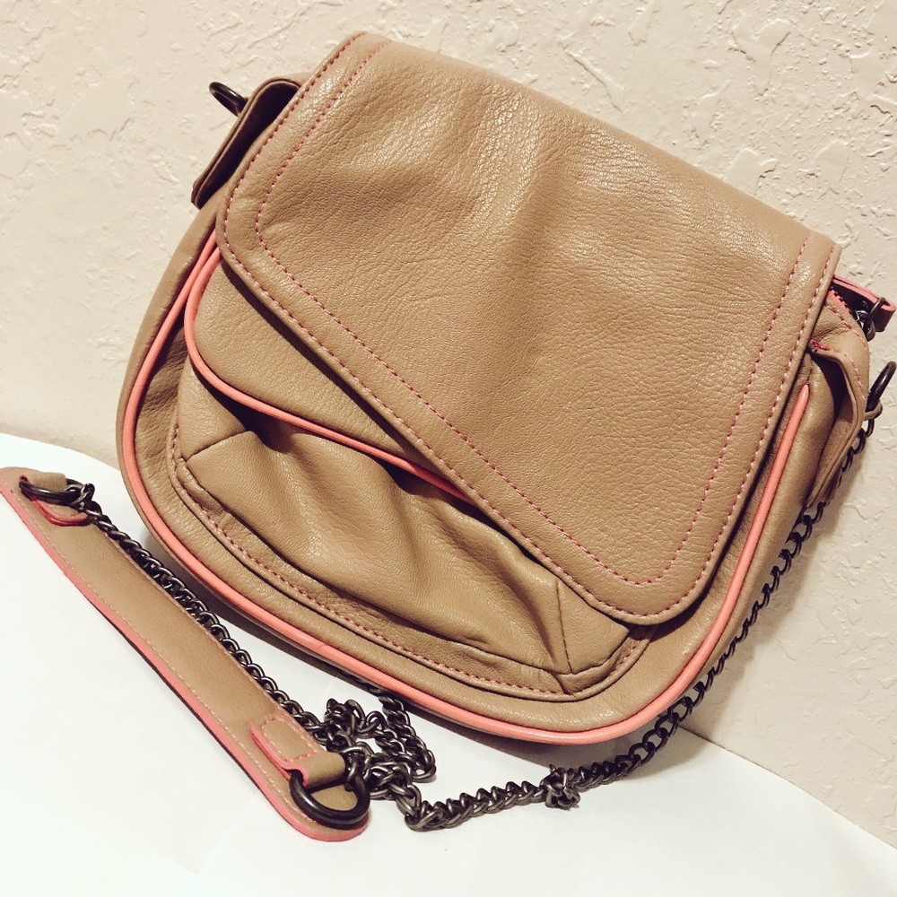 Light/medium tan & coral accents crossbody bag!
